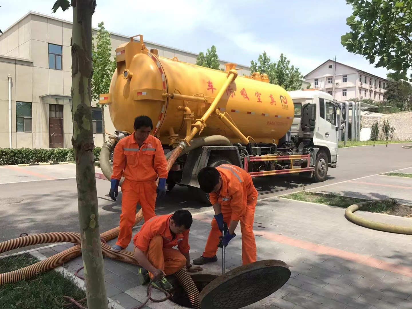 乐山化粪池清理与5-8吨吸粪车施工效率分析